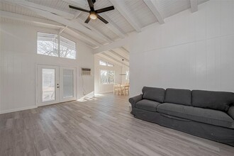 492 Trinity Rd in Dayton, TX - Building Photo - Building Photo