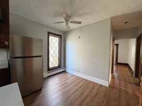 31 Illinois Ave, Unit 1 in Somerville, MA - Foto de edificio - Building Photo