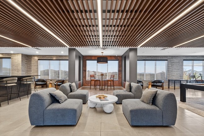 Refinery at Pointe17 in Phoenix, AZ - Foto de edificio - Building Photo