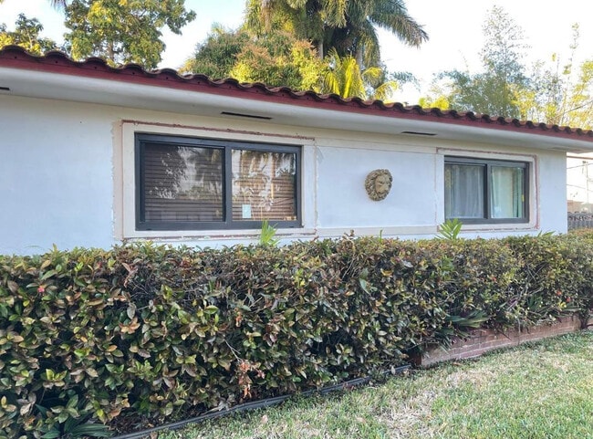 475 NE 113th St in Miami Shores, FL - Building Photo - Building Photo