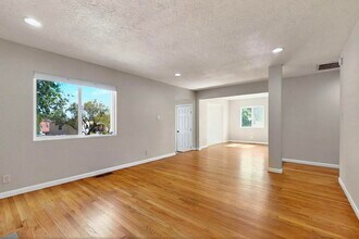 4724 Crest Ave SE in Albuquerque, NM - Building Photo - Building Photo