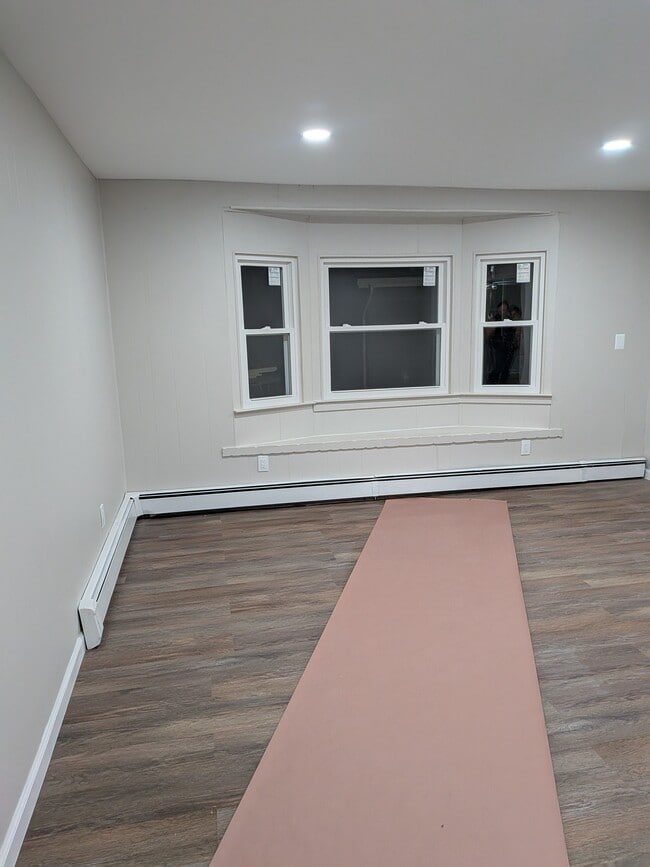 82 Seaside Ave in Patchogue, NY - Building Photo - Building Photo