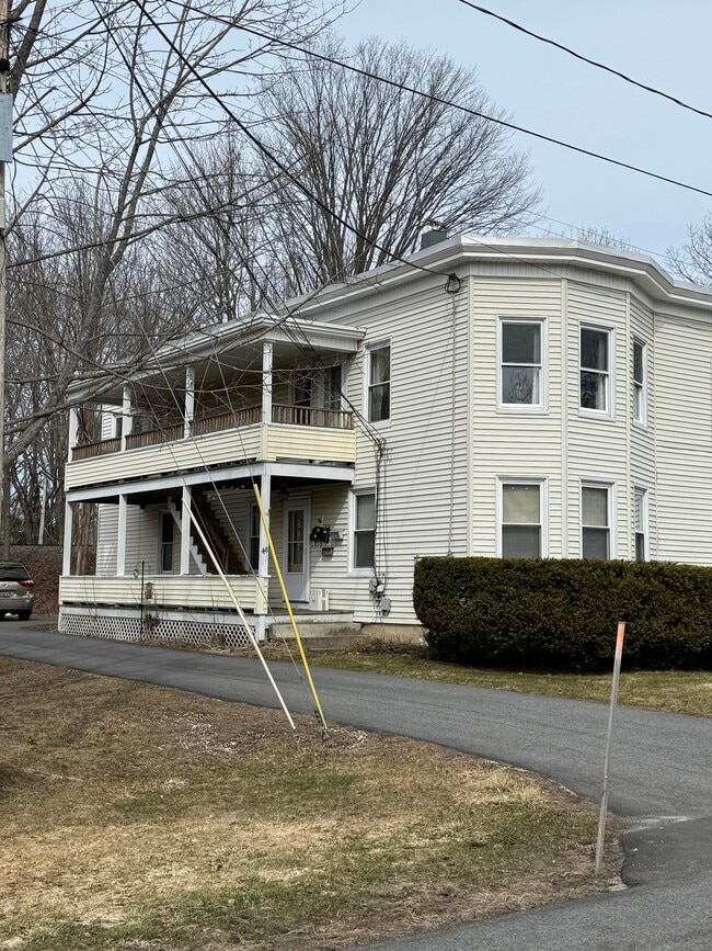 48 Wakefield Ave, Unit 2R