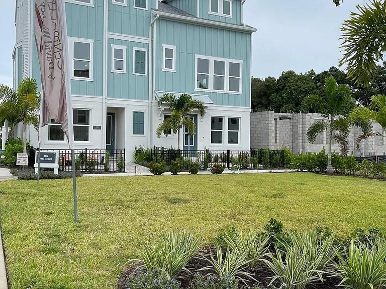 2455 Mangum Ct in Sarasota, FL - Building Photo