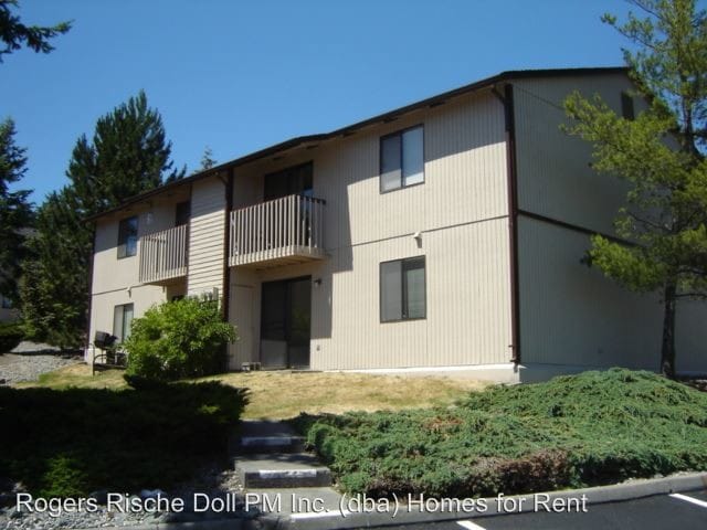 690 NW Atalanta Way-Unit -Unit I202 in Oak Harbor, WA - Building Photo