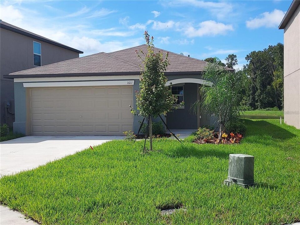 1611 Yellow Trl in Lakeland, FL - Building Photo