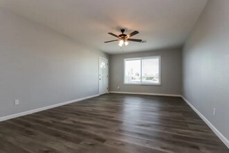10044 N 44th Dr in Glendale, AZ - Building Photo - Building Photo