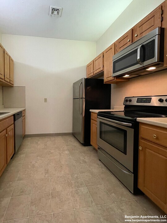 1055 Commonwealth Ave, Unit 247 in Boston, MA - Building Photo