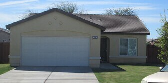 194 Sampson in Imperial, CA - Building Photo