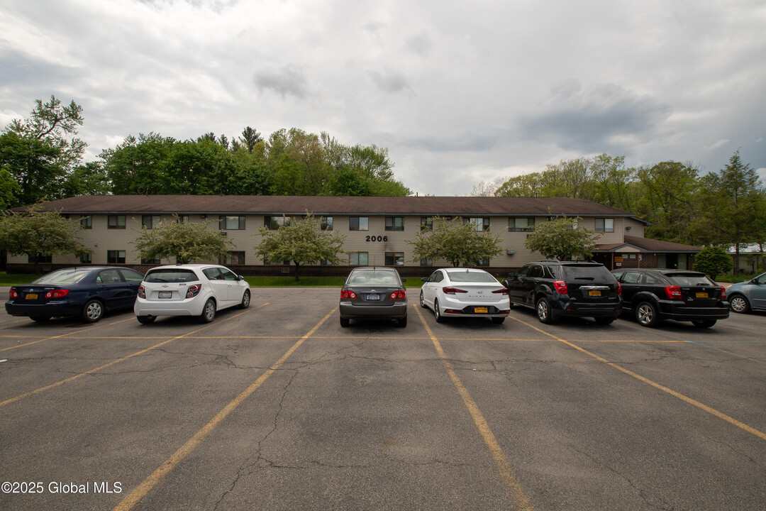 2006 Central Ave in Colonie, NY - Building Photo