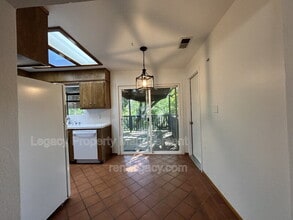 209 Willow Ave in Roseville, CA - Building Photo - Building Photo