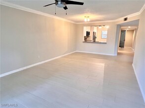 738 Landover Cir in Naples, FL - Building Photo - Building Photo