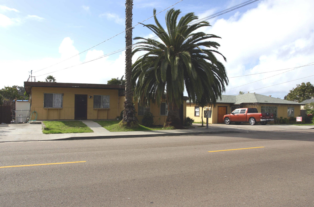 2683-2687 Roosevelt St in Carlsbad, CA - Building Photo