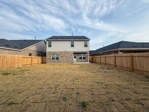 561 Sormonne Lp in Kyle, TX - Building Photo - Building Photo