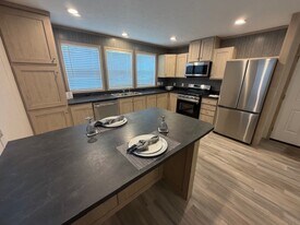 23428 Harned St in Warren, MI - Building Photo