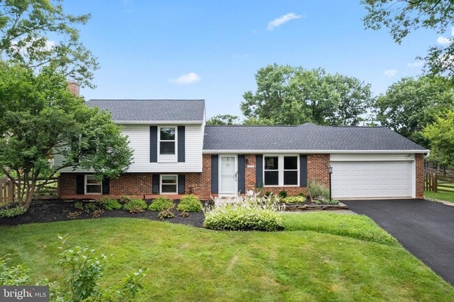 1314 Rock Chapel Rd in Herndon, VA - Building Photo - Building Photo