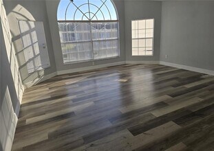 2494 Sweetwater Club Cir in Kissimmee, FL - Building Photo - Building Photo