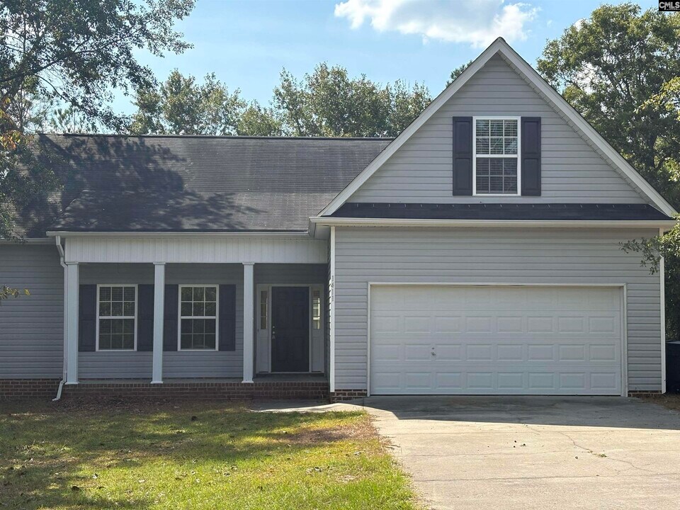 1411 Chestnut Rd in Elgin, SC - Building Photo