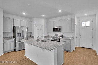 90 Ridge Lake Rd in St. Augustine, FL - Foto de edificio - Building Photo