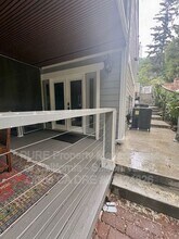 21518 Almaden Rd in San Jose, CA - Foto de edificio - Building Photo