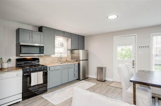 5000 Lynndale Dr in Austin, TX - Building Photo - Building Photo