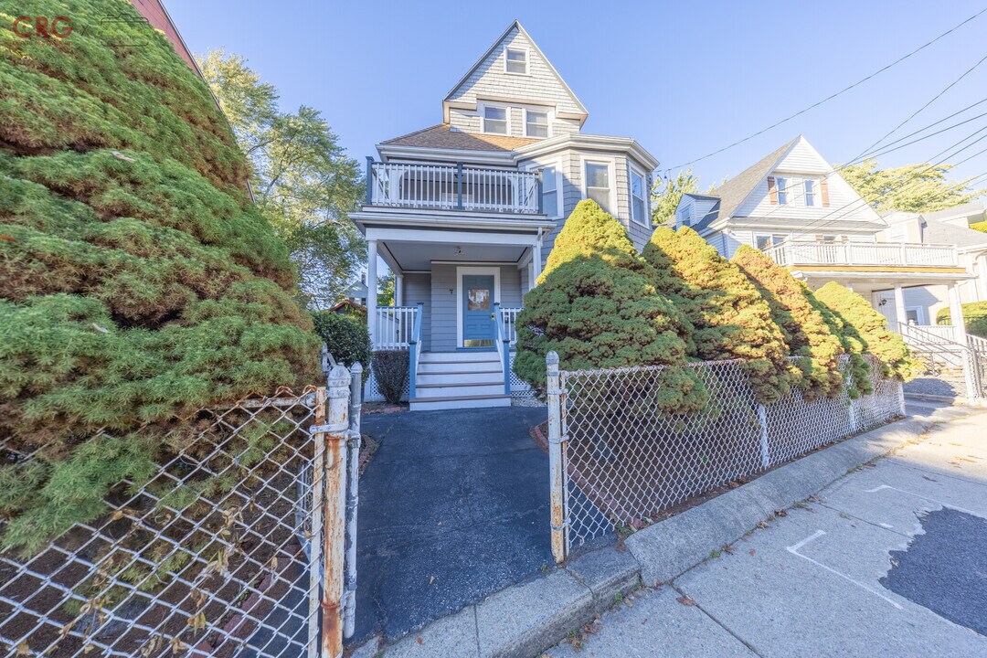 7 Alcott St, Unit 2 in Boston, MA - Building Photo