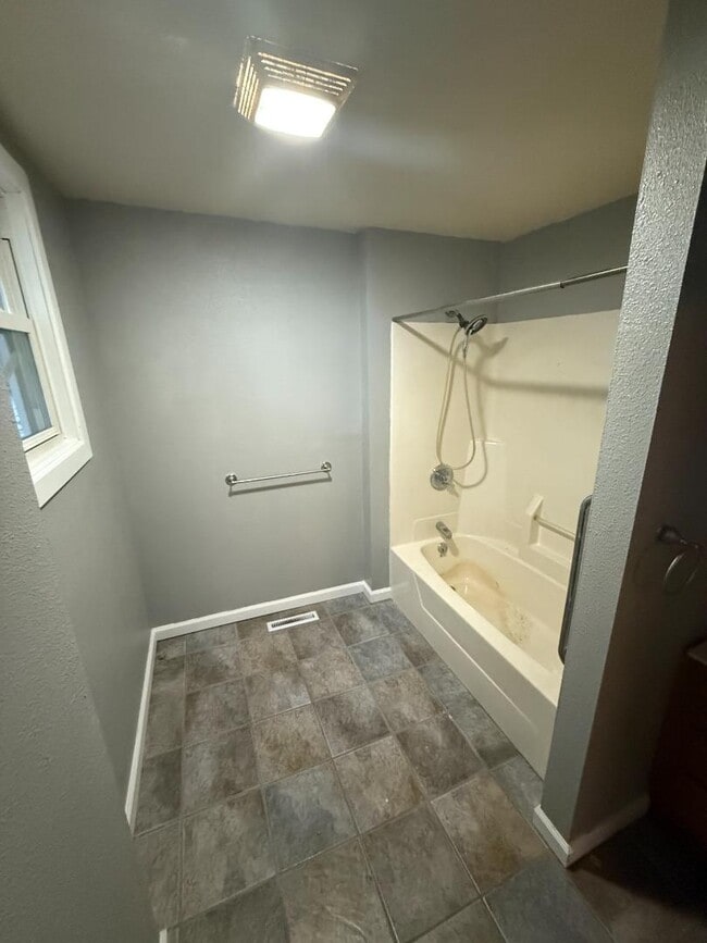 2057 Maple Ave in Marinette, WI - Building Photo - Building Photo