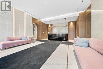 560 Rideau St in Ottawa, ON - Building Photo - Building Photo