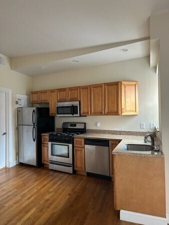 61 Endicott St in Boston, MA - Building Photo
