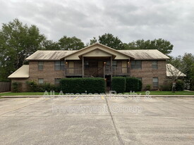 112 Bayou View Dr in Fort Walton Beach, FL - Building Photo
