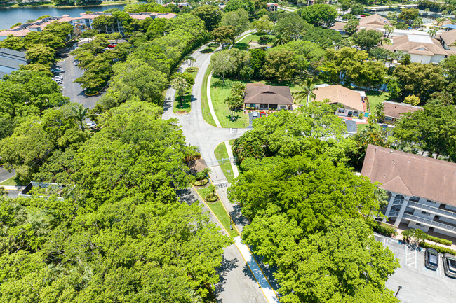 Festivita Village A Condos in Boynton Beach, FL - Foto de edificio - Building Photo