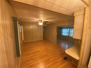 704 Coachwood E in Leesburg, FL - Building Photo - Building Photo