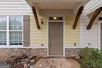 4138 High Park Ln in East Point, GA - Foto de edificio - Building Photo