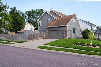 721 N Aberdeen Dr in Papillion, NE - Building Photo - Building Photo