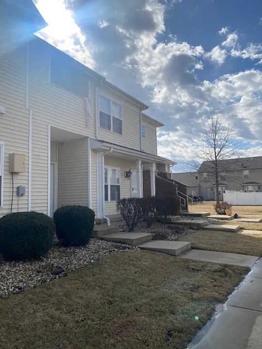 3730 Balcary Bay in Champaign, IL - Building Photo