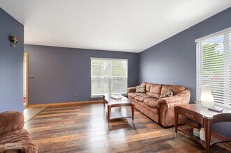 5512 Stonybrook Dr in Plainfield, IL - Building Photo - Building Photo