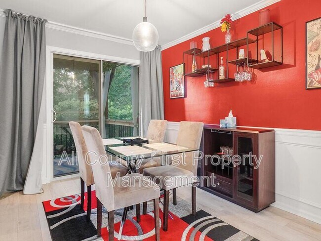 2825 Northeast Expy in Atlanta, GA - Building Photo - Building Photo