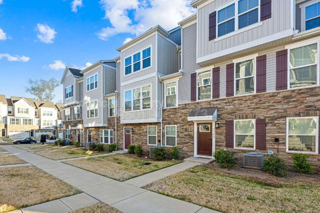 9769 Oaklawn Blvd NW in Huntersville, NC - Building Photo - Building Photo