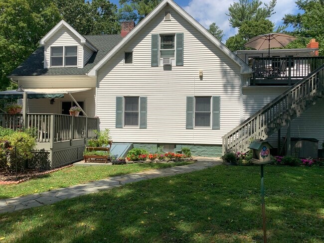 292 Manchester Rd, Unit 2 in Poughkeepsie, NY - Building Photo - Building Photo