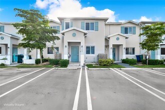 359 NW 12th Ave in Florida City, FL - Building Photo - Building Photo