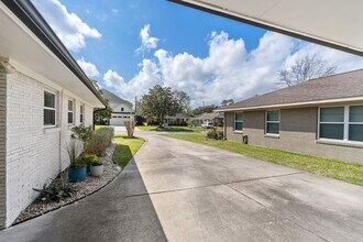 1902 De Milo Dr in Houston, TX - Building Photo - Building Photo