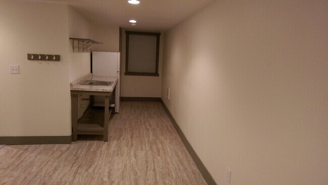 1734 James St-Unit -B in Bellingham, WA - Building Photo - Building Photo