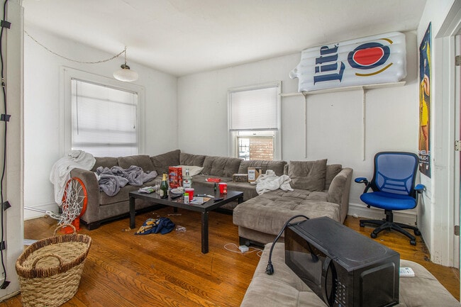 927 S Division St in Ann Arbor, MI - Building Photo - Building Photo