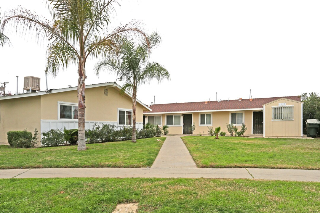 Ashcroft Apartments in Fresno, CA - Foto de edificio