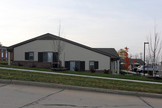 Orchard Court Apartments in Wooster, OH - Building Photo - Building Photo