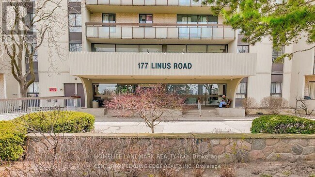 177 Linus Rd in Toronto, ON - Building Photo - Building Photo