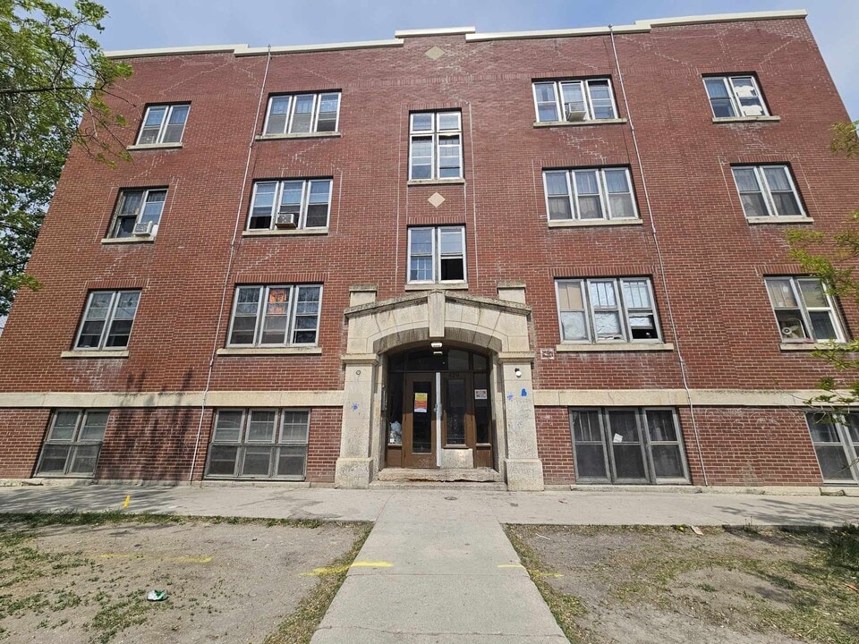 429 Qu'Appelle Ave in Winnipeg, MB - Building Photo