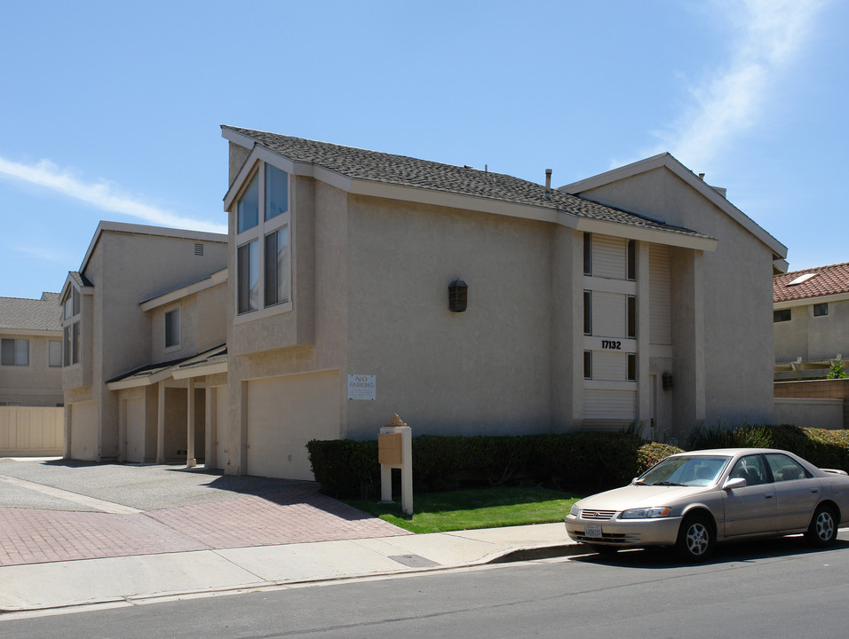 17132 Lynn St in Huntington Beach, CA - Building Photo