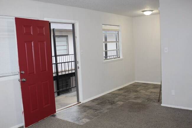 Maplewood Apartments in Lawton, OK - Building Photo - Building Photo