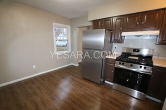 103-103 Hayes Ct in Burlington, IA - Building Photo - Building Photo